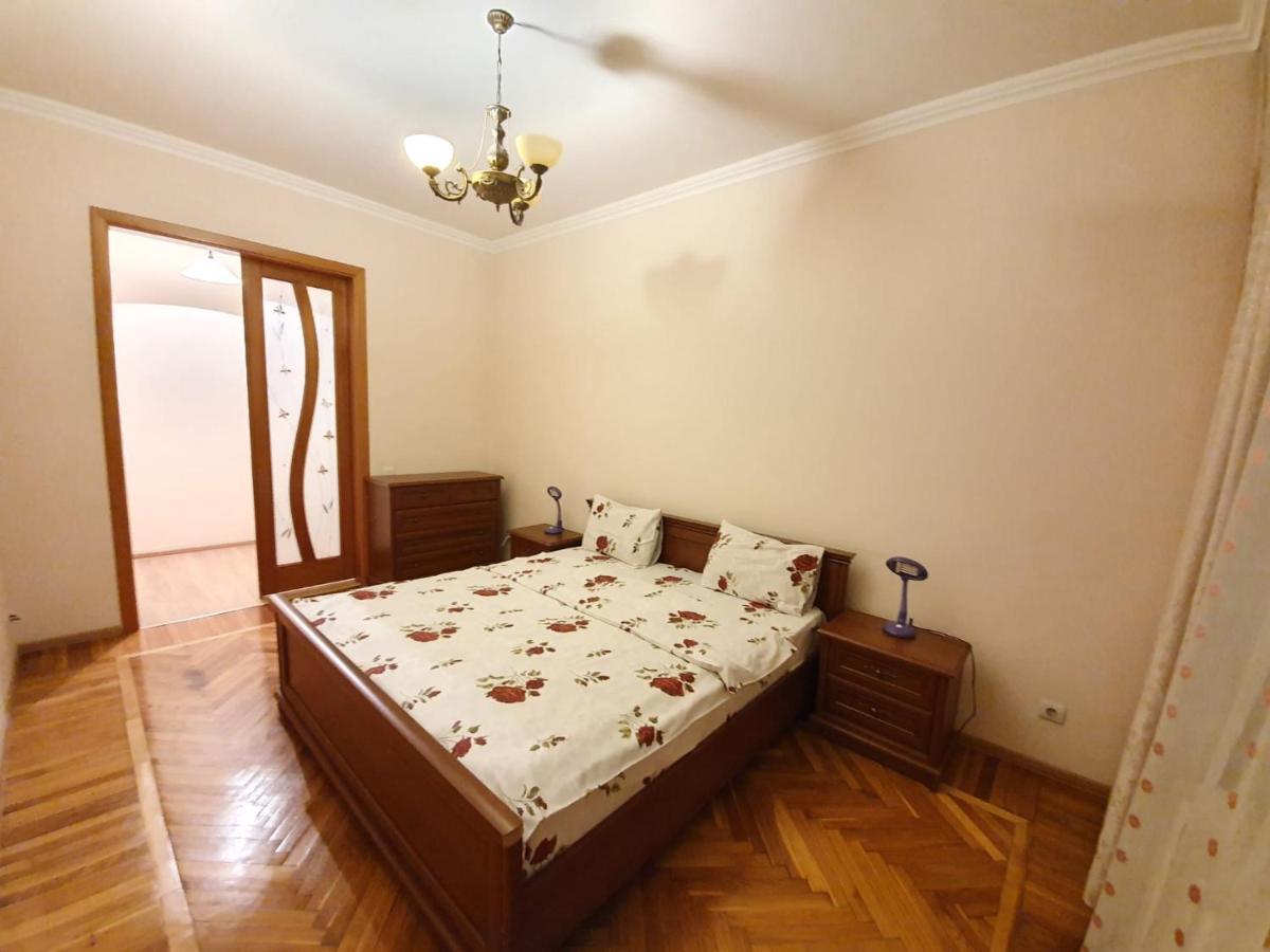 Stefan Cel Mare Boulevard Ultracentral Apartments In The Center Кишинев Екстериор снимка