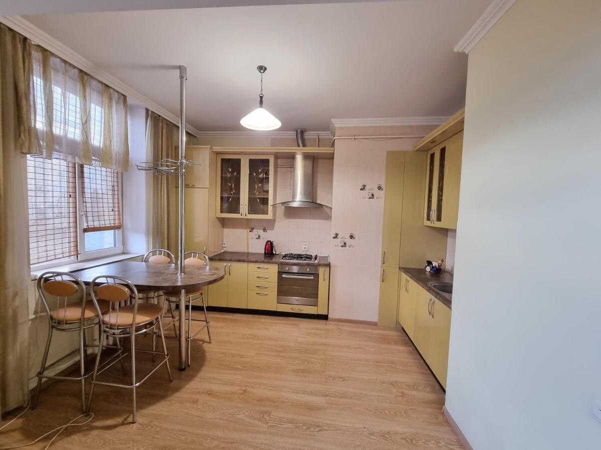 Stefan Cel Mare Boulevard Ultracentral Apartments In The Center Кишинев Екстериор снимка