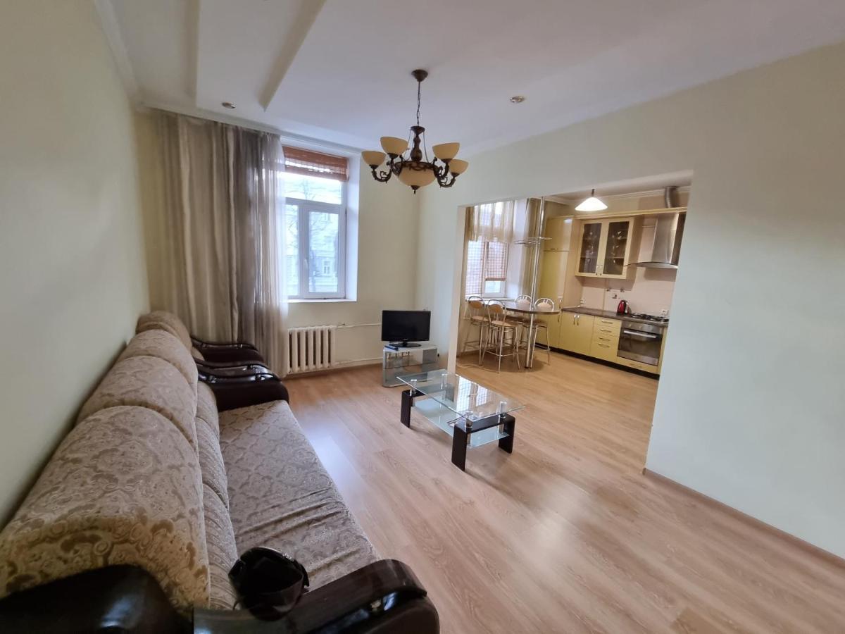 Stefan Cel Mare Boulevard Ultracentral Apartments In The Center Кишинев Екстериор снимка