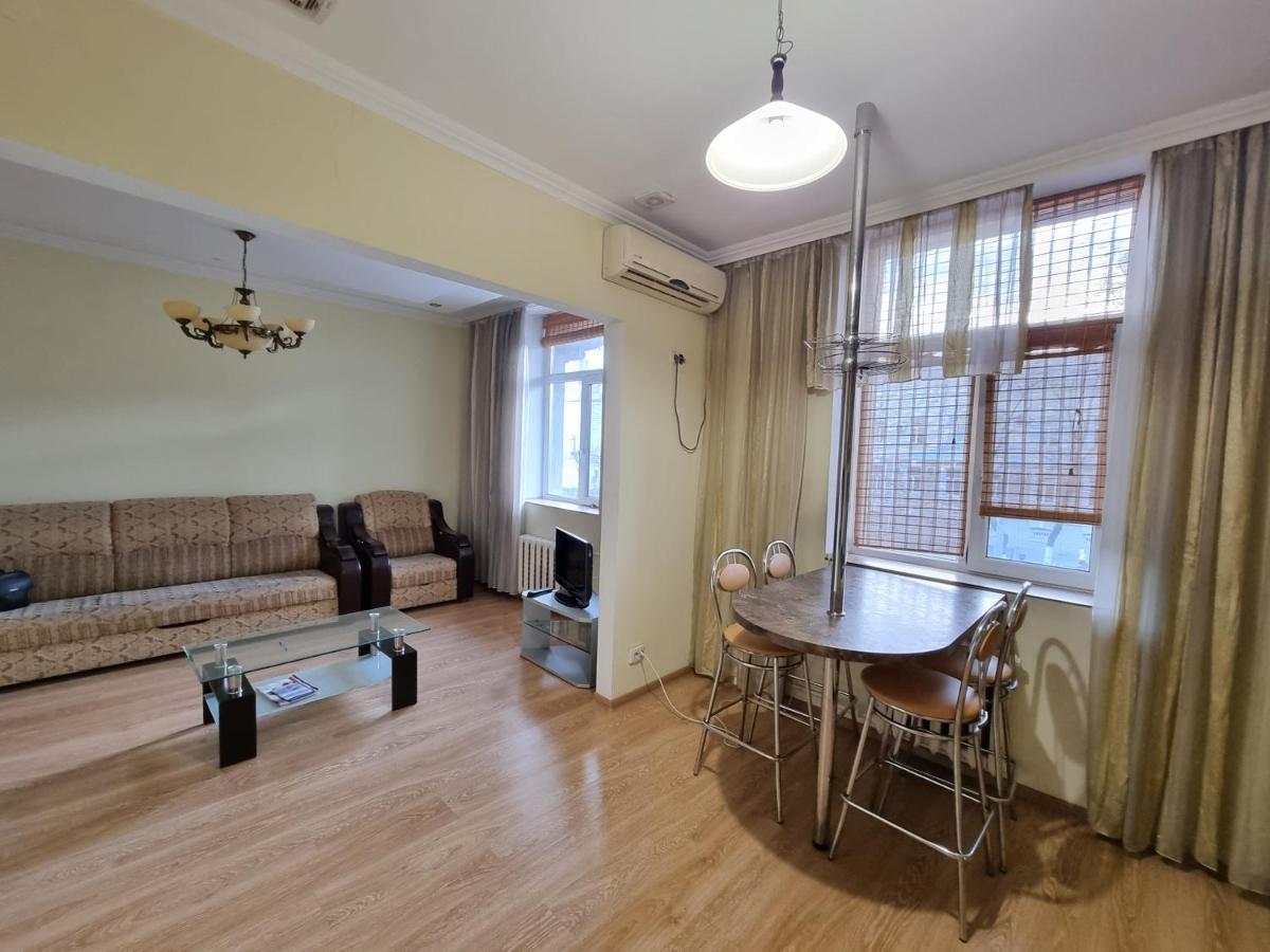 Stefan Cel Mare Boulevard Ultracentral Apartments In The Center Кишинев Екстериор снимка